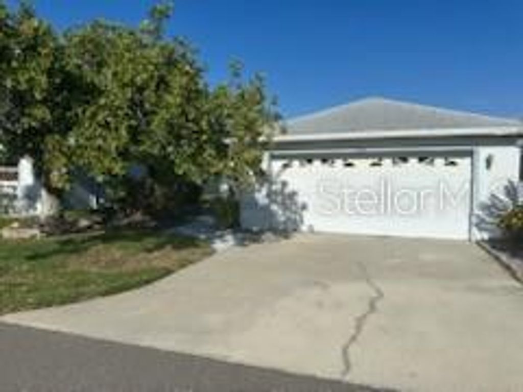 Photo of 2416 Waterford Court, Palmetto, FL 34221 (MLS # A4689332)