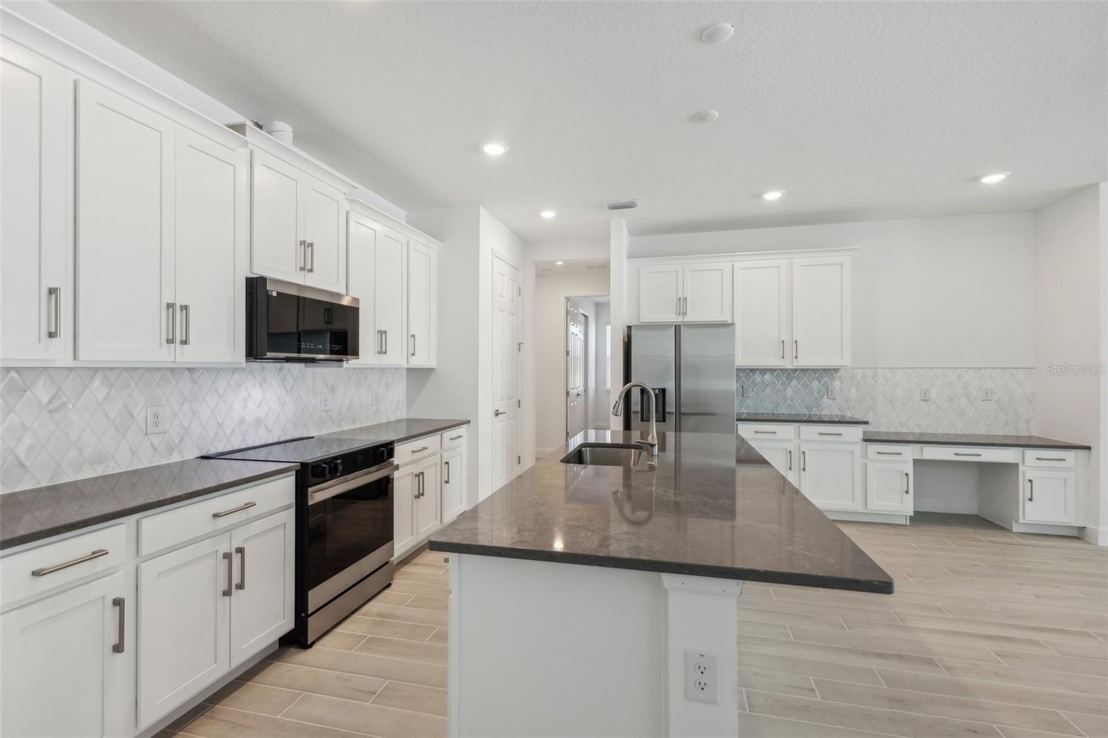 8007 COLBY CIRCLE