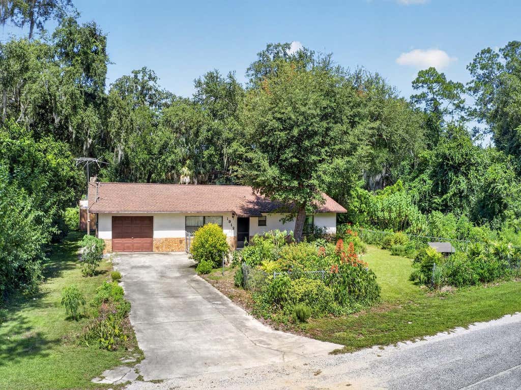 Photo of 1912 SE 169th Court, Silver Springs, FL 34488 (MLS # OM730390)