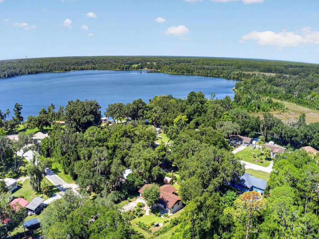 Photo of 1912 SE 169th Court, Silver Springs, FL 34488 (MLS # OM730390)