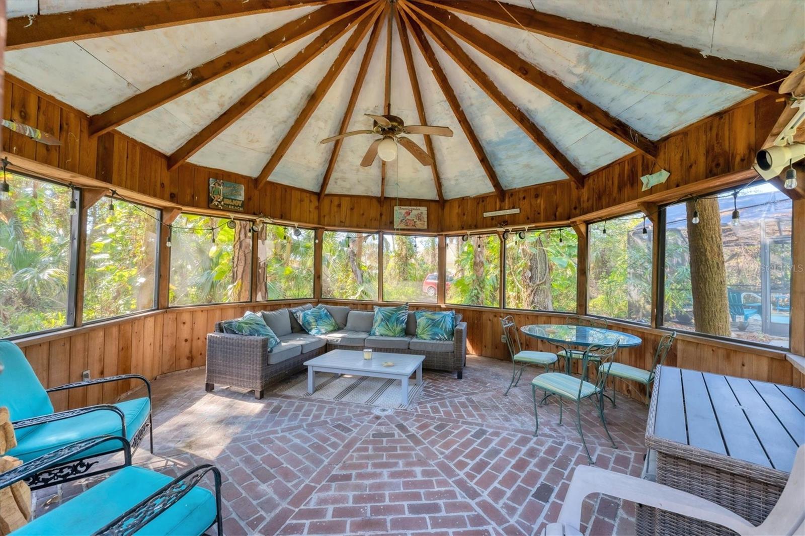 ENGLEWOOD VIEW - Residential