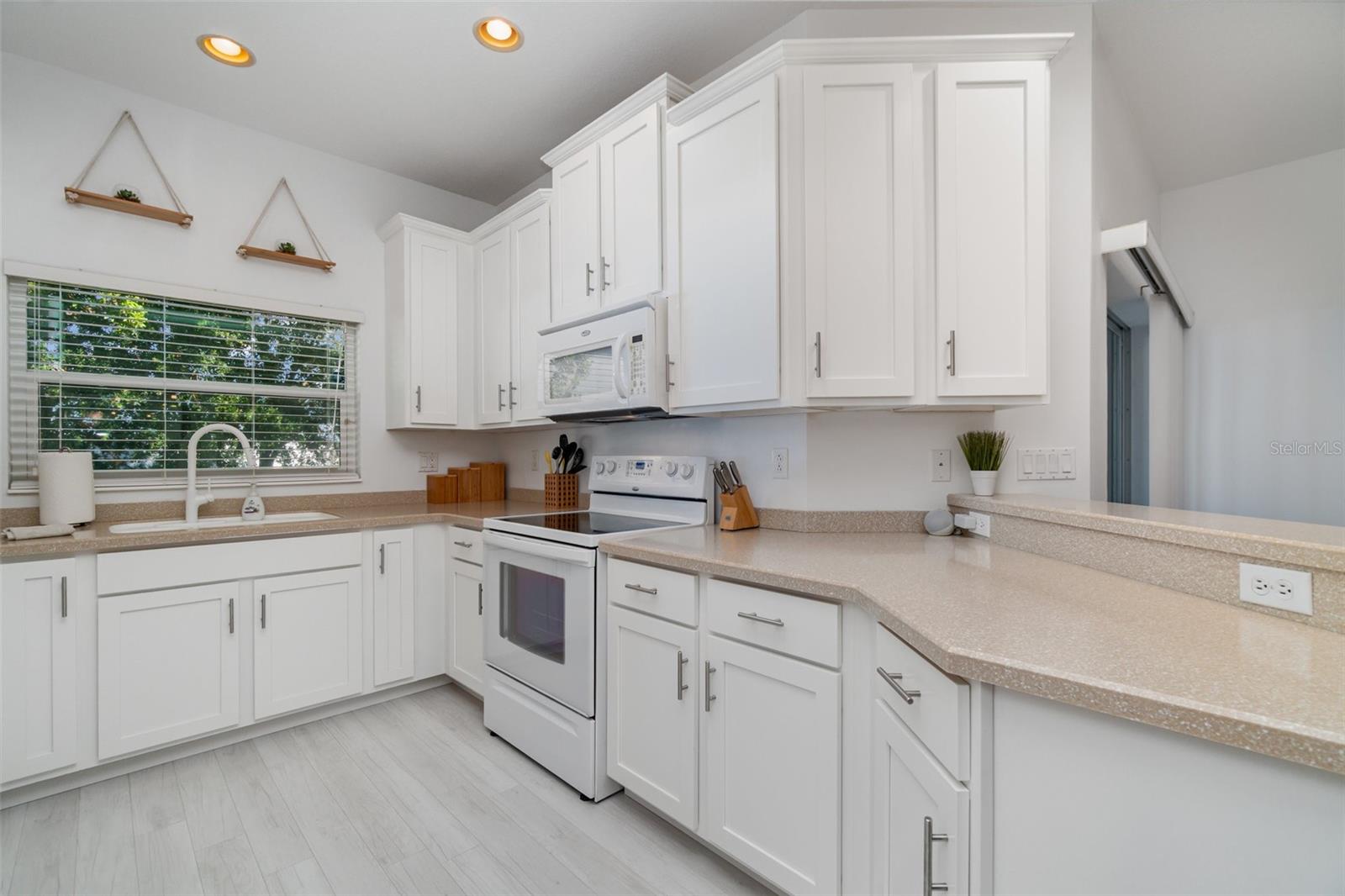 BRADFORD MANOR TWNHMS - Residential