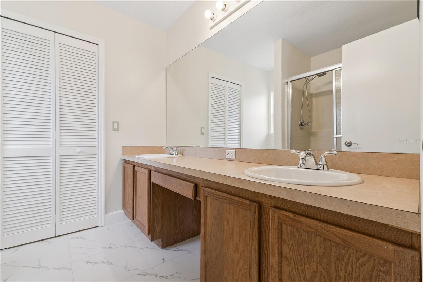 HEATHER GLEN AT MEADOW WOODS - Residential