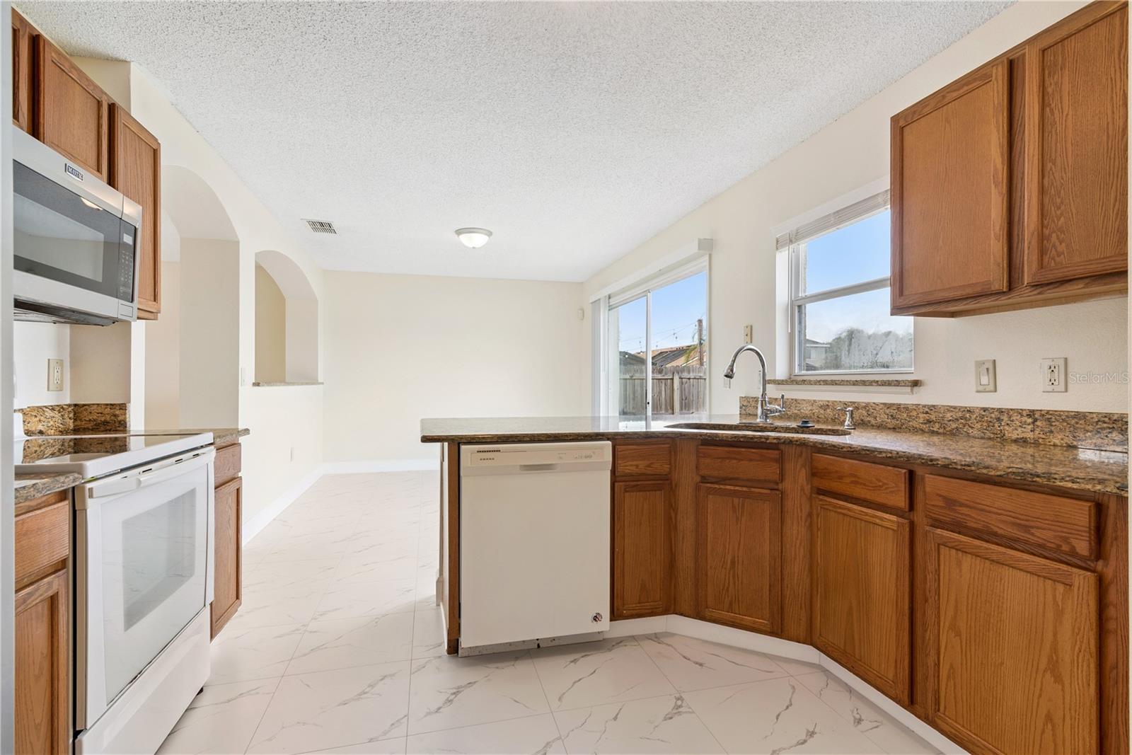 HEATHER GLEN AT MEADOW WOODS - Residential