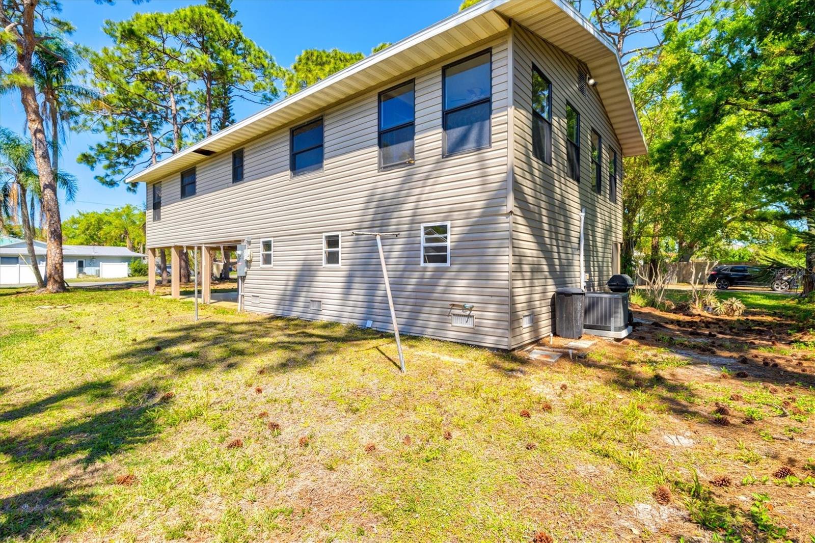 1312 TWIN LAKES AVENUE