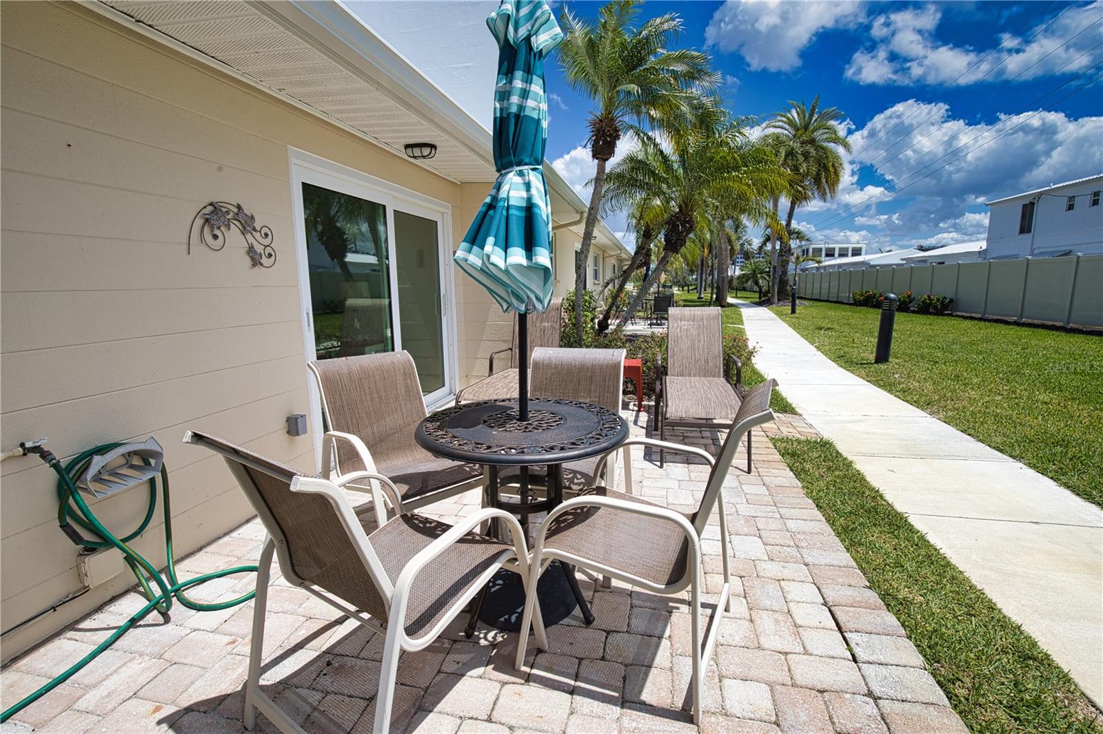 JAMAICA ROYALE - Residential
