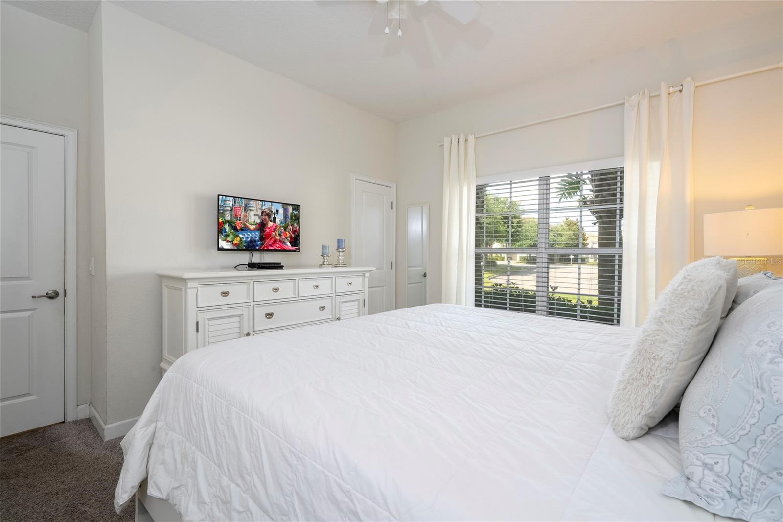 STOREY LAKE - Residential