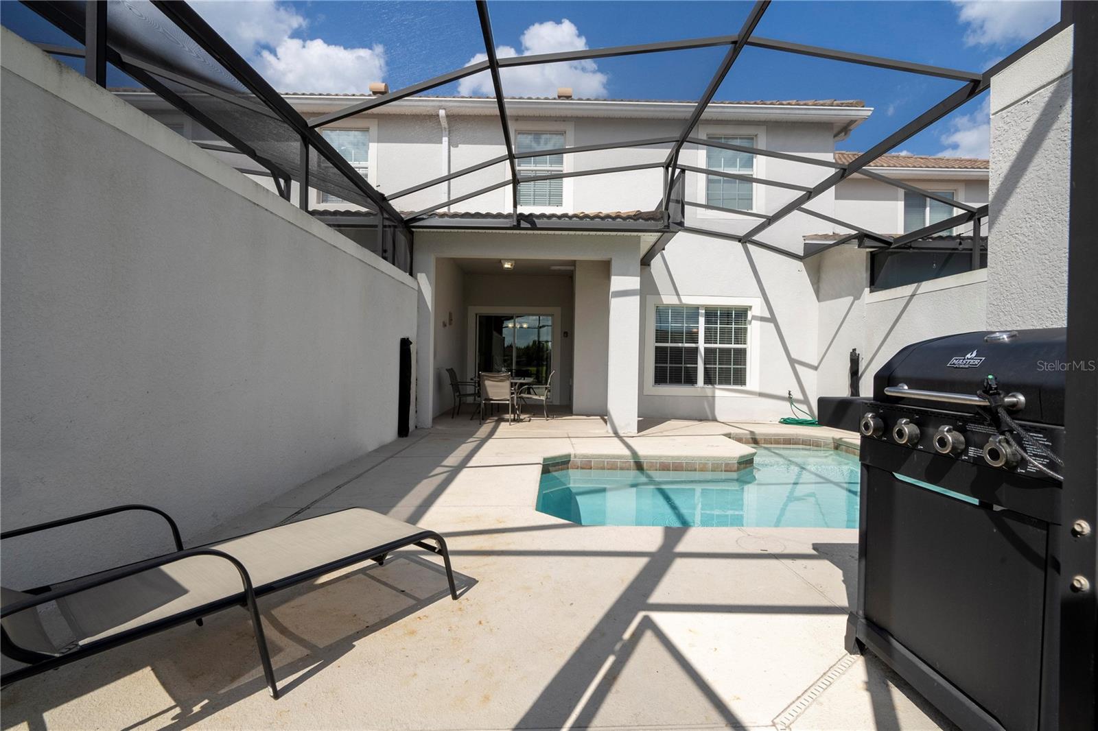STOREY LAKE - Residential