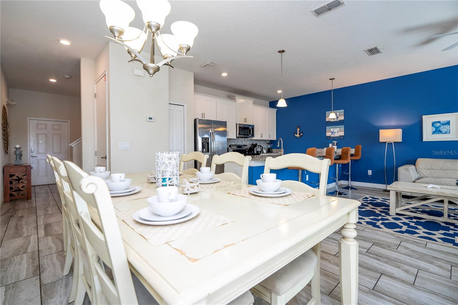 STOREY LAKE - Residential