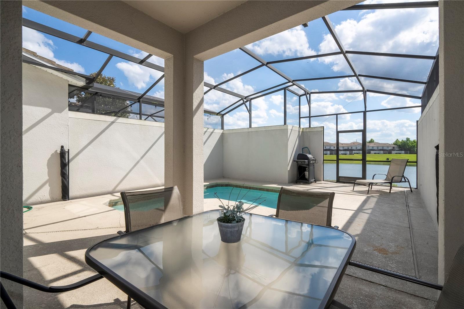 STOREY LAKE - Residential