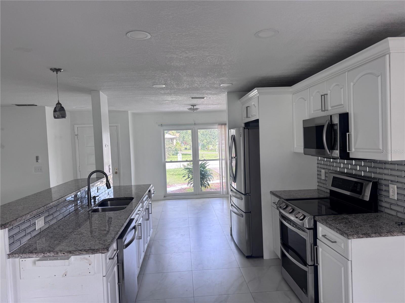 5208 CARROLLWOOD MEADOWS DRIVE