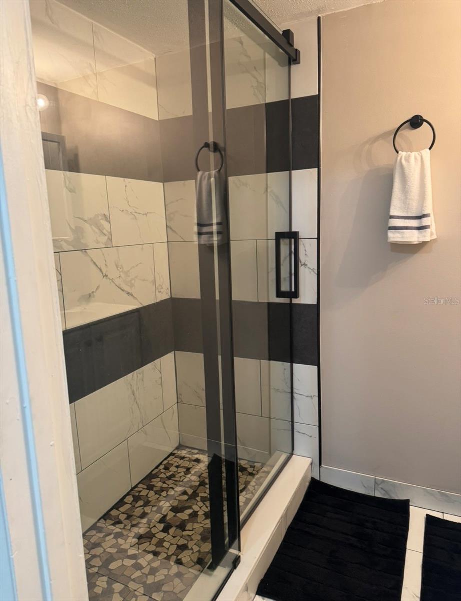 THE COLONIAL HOUSE CONDO - Residential