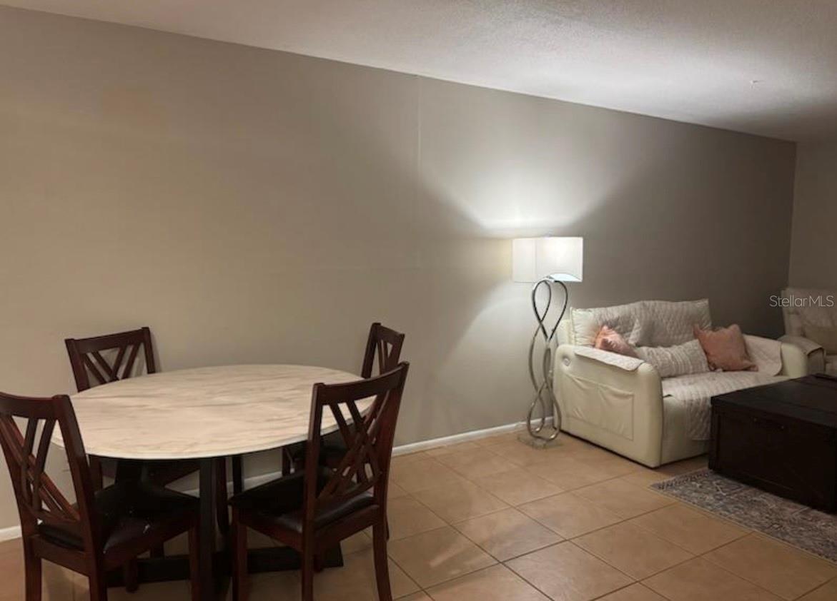 THE COLONIAL HOUSE CONDO - Residential