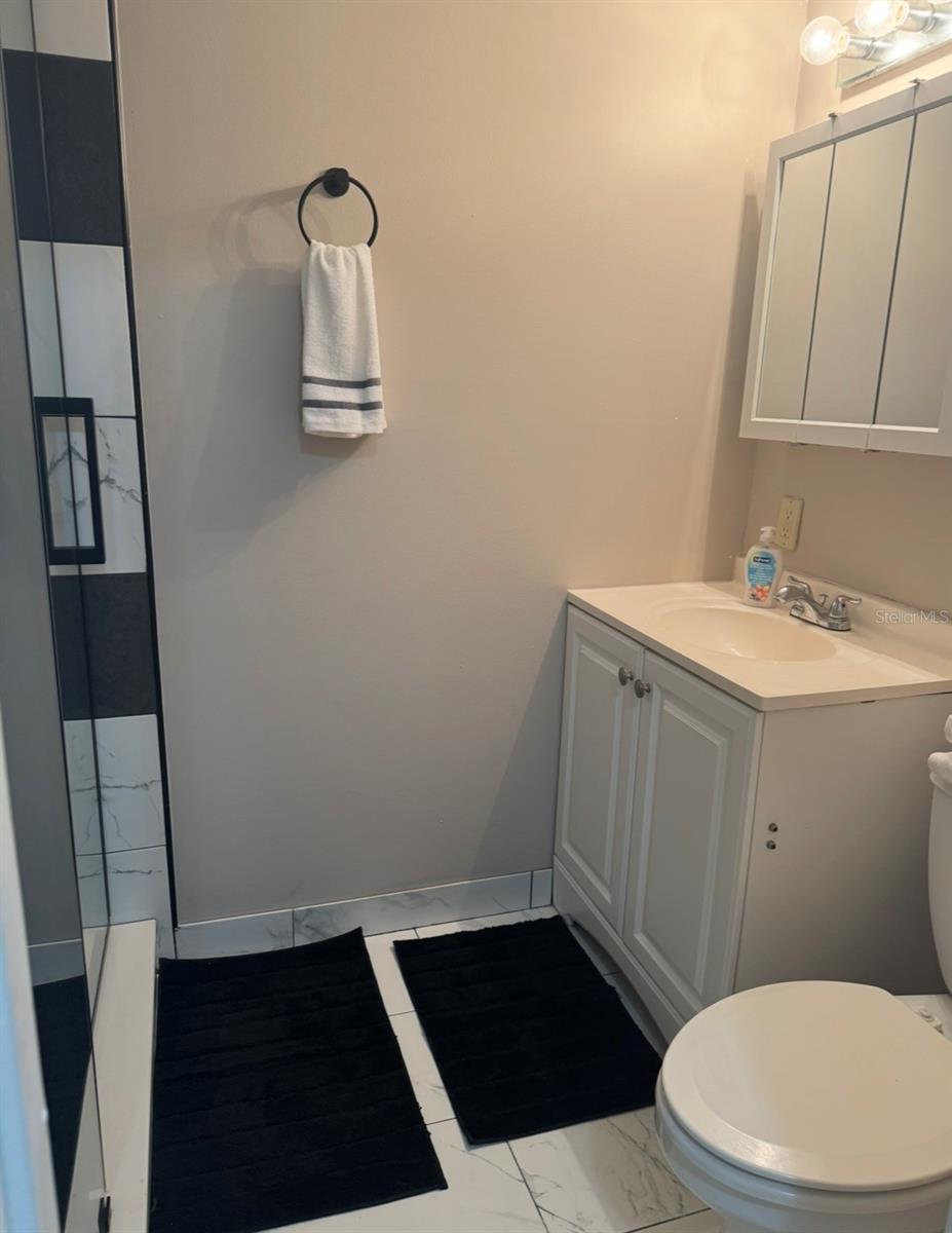 THE COLONIAL HOUSE CONDO - Residential