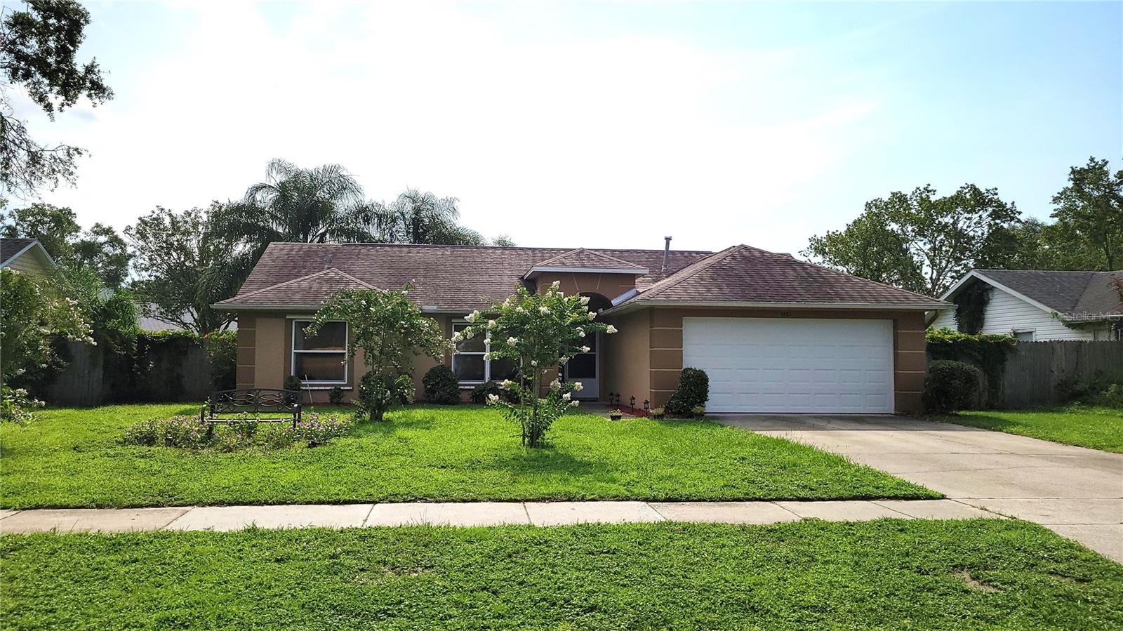 1401 HENDREN DR