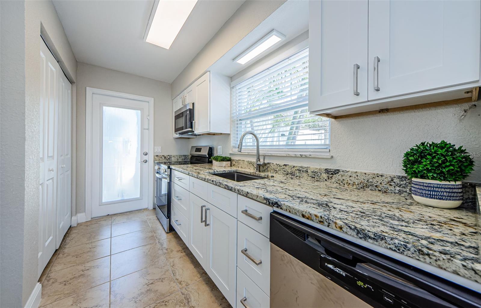 HARBOR VILLAS AT DUNEDIN - Residential Lease