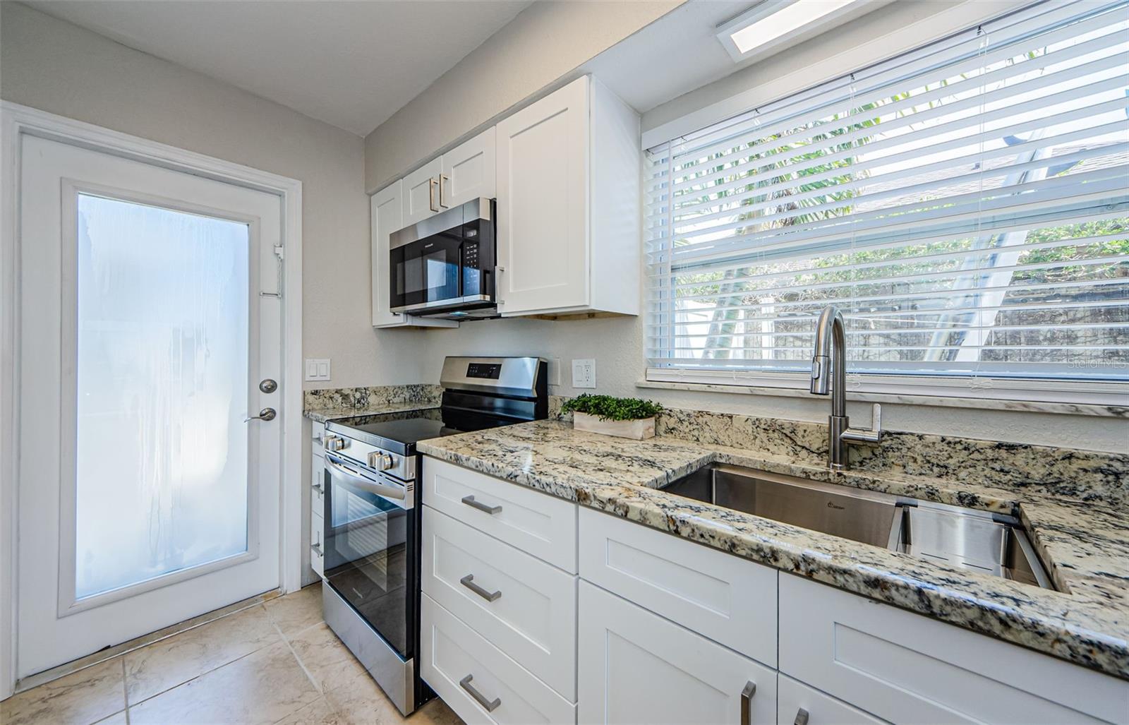 HARBOR VILLAS AT DUNEDIN - Residential Lease