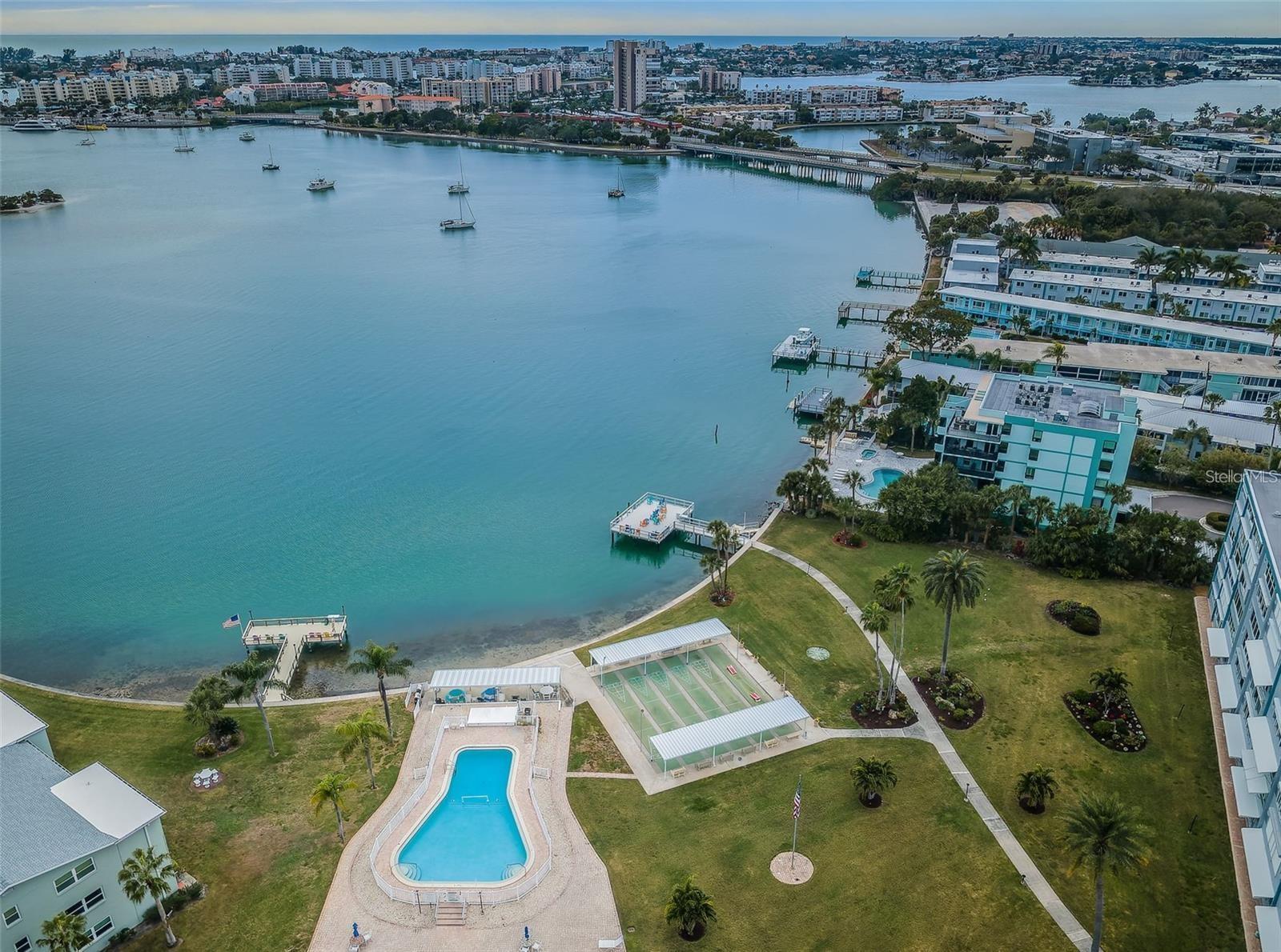 1868 SHORE DRIVE S 102