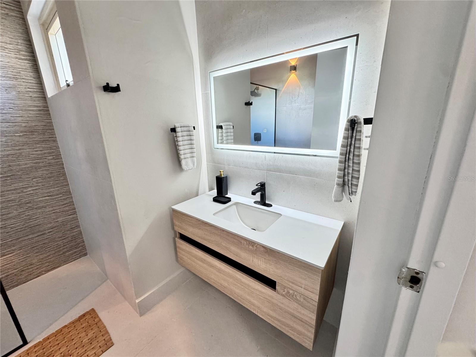 THE WOODS - Residential Lease