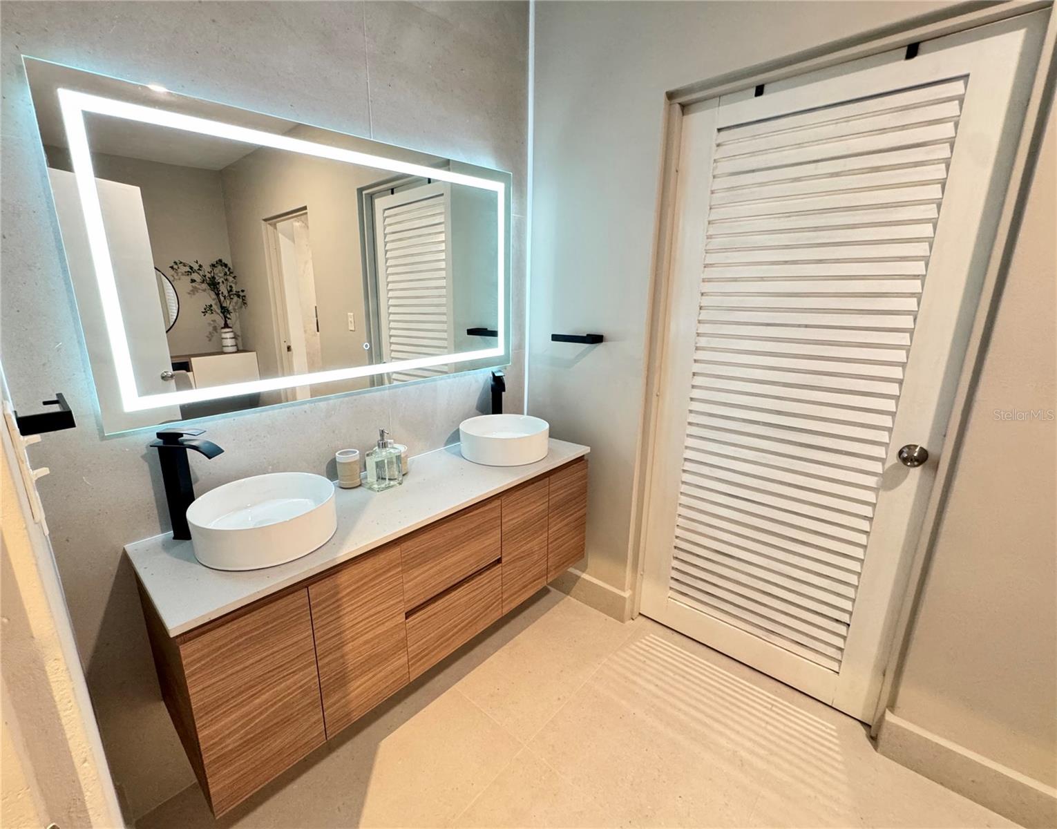 THE WOODS - Residential Lease