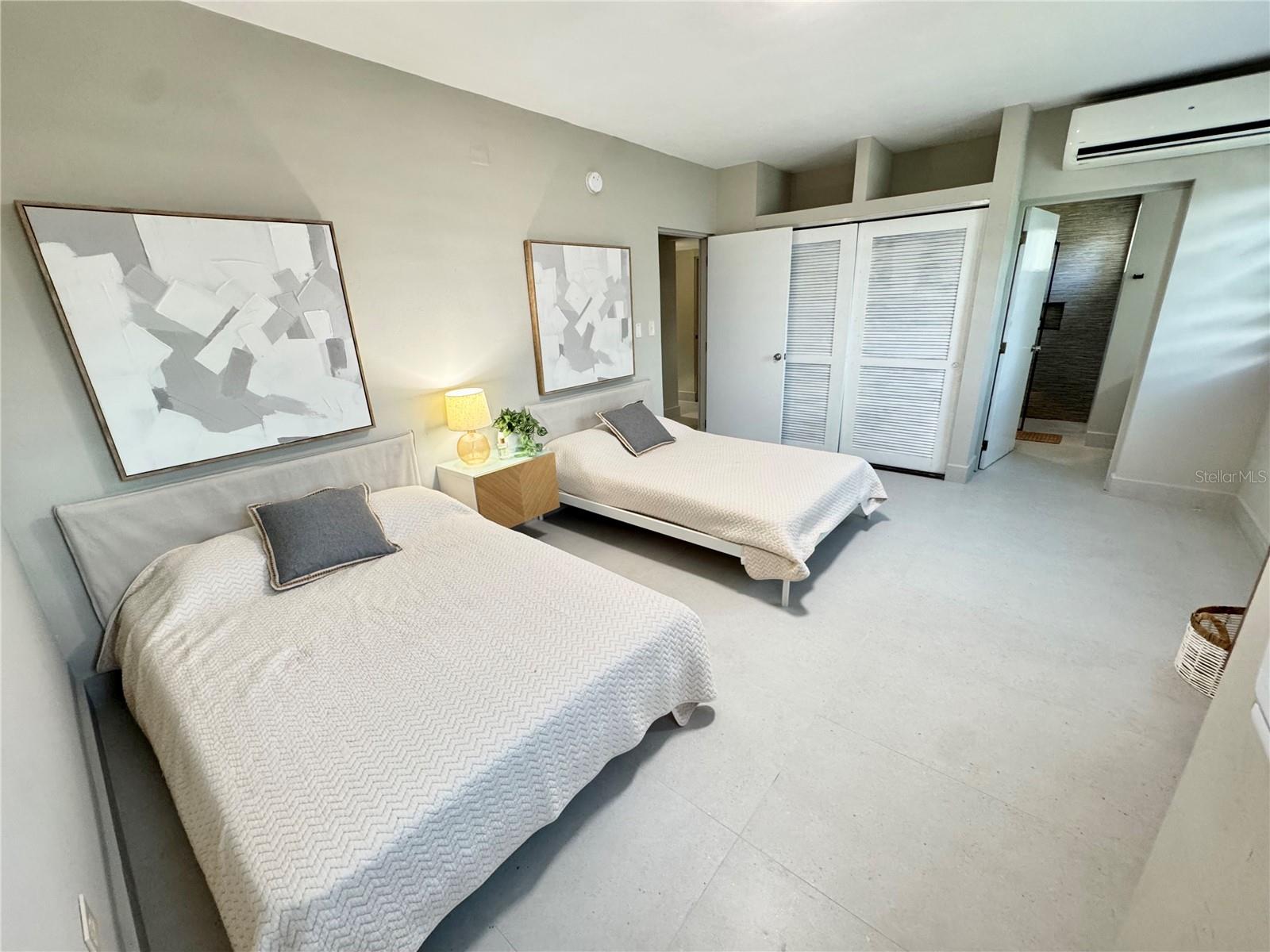 THE WOODS - Residential Lease