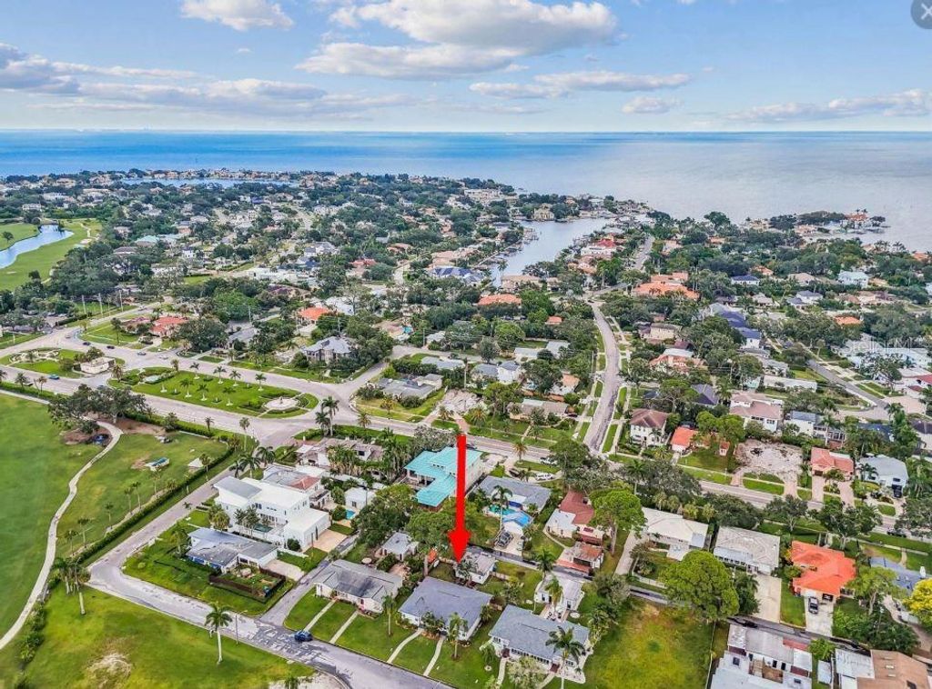 Photo of 275 Mateo Way NE, St Petersburg, FL 33704 (MLS # TB8475301)