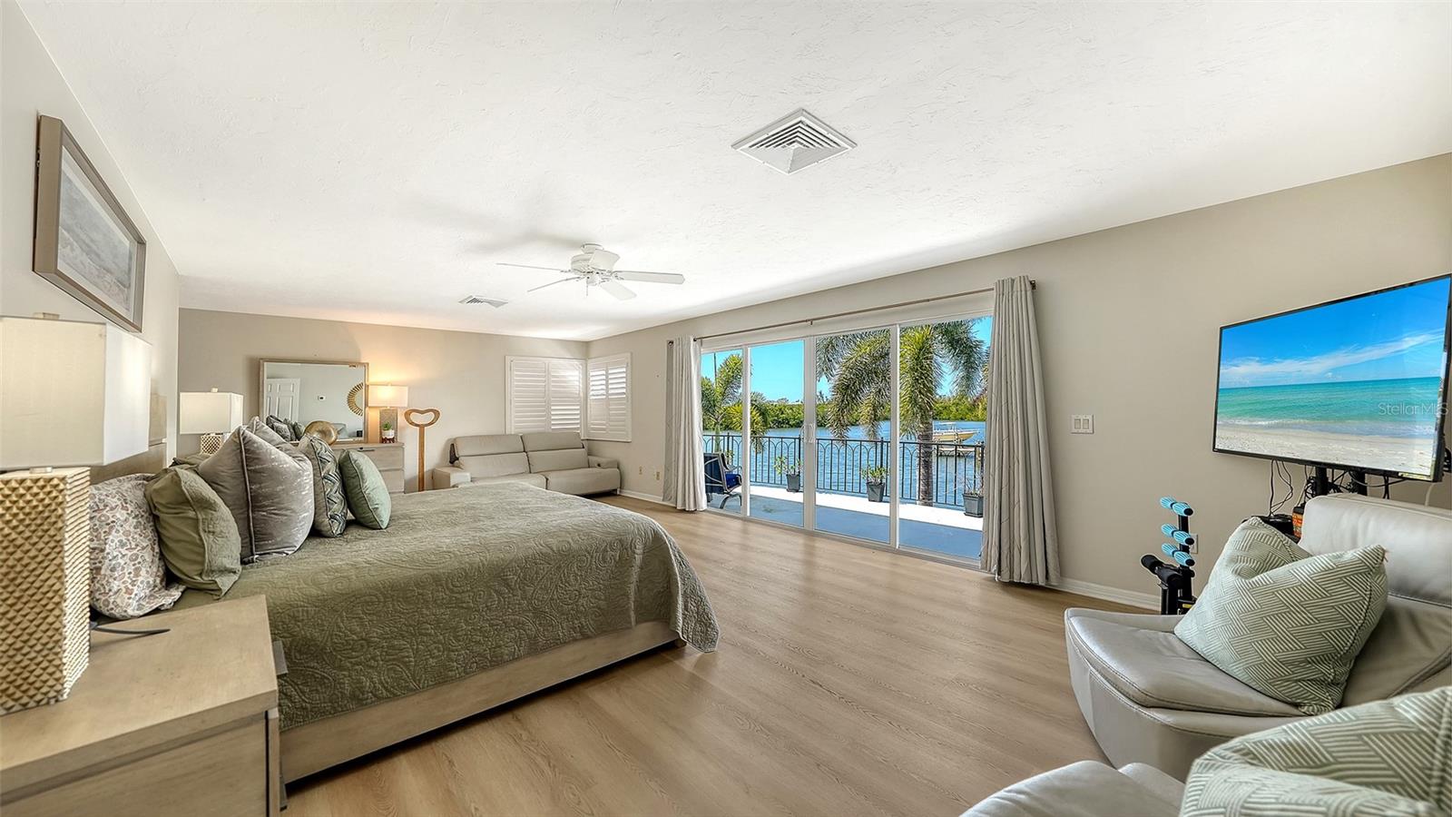 FLAMINGO CAY SECOND UNIT - Residential