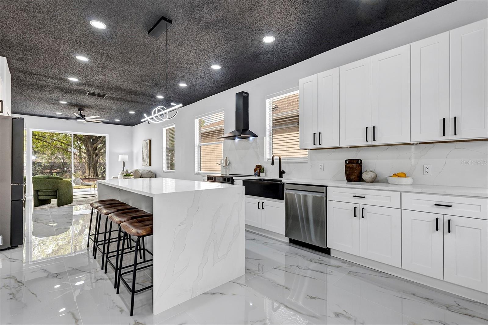 1829 SNARESBROOK WAY