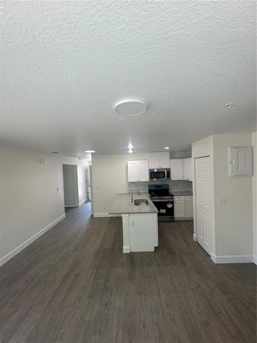 BRAND NEW 3 BEDROOMS AND 2 FULL BATHROOMS IN TARPON SPRINGS.
New Appliances, New Kitchen Cabinets and Floors, New Bathroom Shower and Tubs. 1130.0 sq ft of living space including Family Room Kitchen Combo. Each Bedroom with oversize closets and an open front porch.
Convenient to beaches, Tarpon Springs Downtown, Restaurants, US HWY 19, Shopping, Walmart and Publix in walking distance, Tarpon Springs Sponge Docks and Dining.
Private Parking with fenced privacy for security and safety.
This apartment offers convenience and accessibility to nearby amenities, including shopping, dining, and entertainment options. With a 12-month lease starting on July 1, 2025, this property provides a great opportunity for those looking for a long-term rental option in Tarpon Springs.
Don't miss out on the chance to make this beautiful apartment your new home!