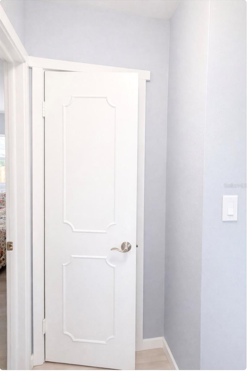 SOUTH VENICE - Residential