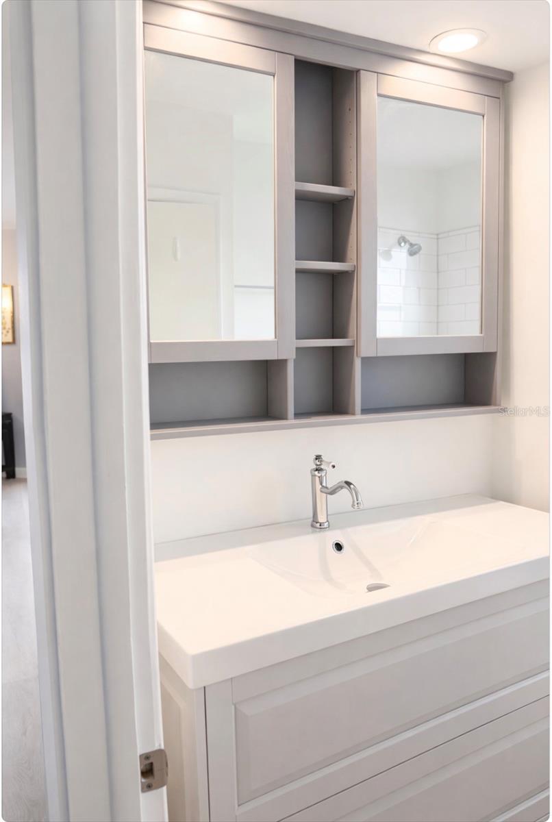 SOUTH VENICE - Residential