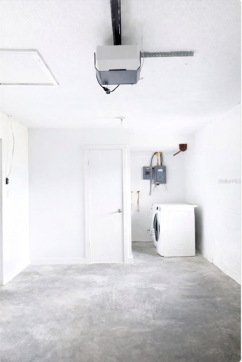 SOUTH VENICE - Residential