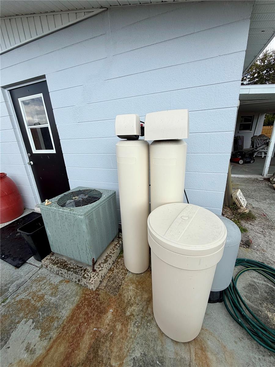 SOUTH VENICE - Residential