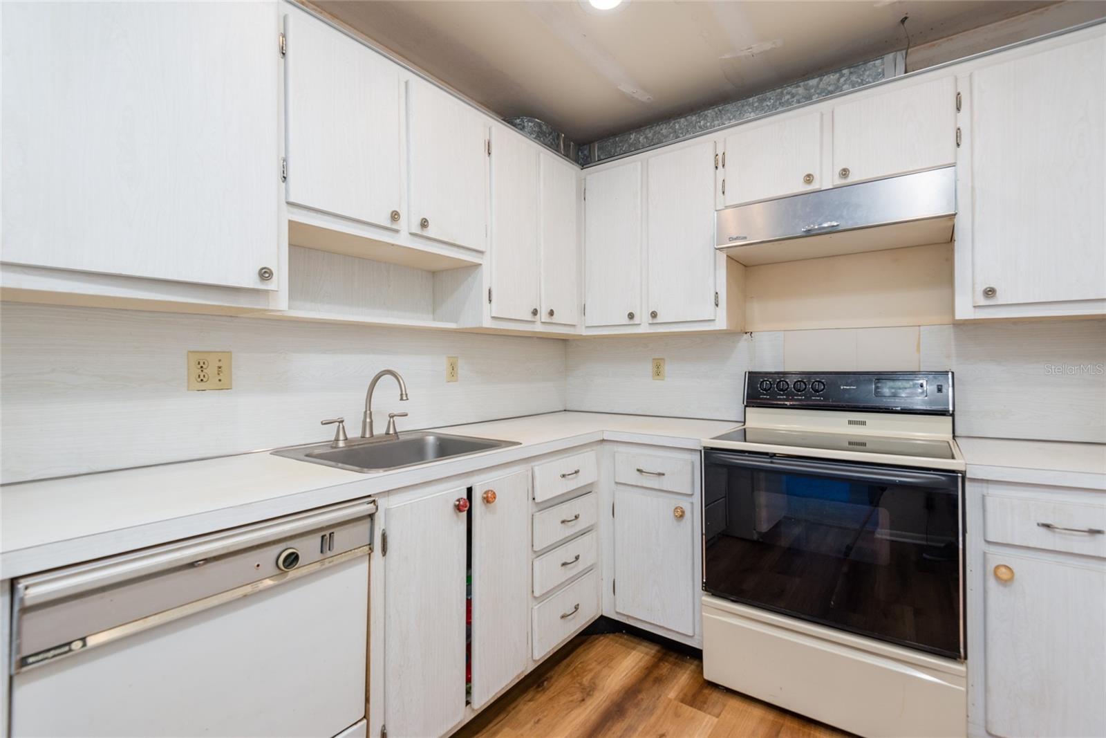 4607 W FIG STREET 208