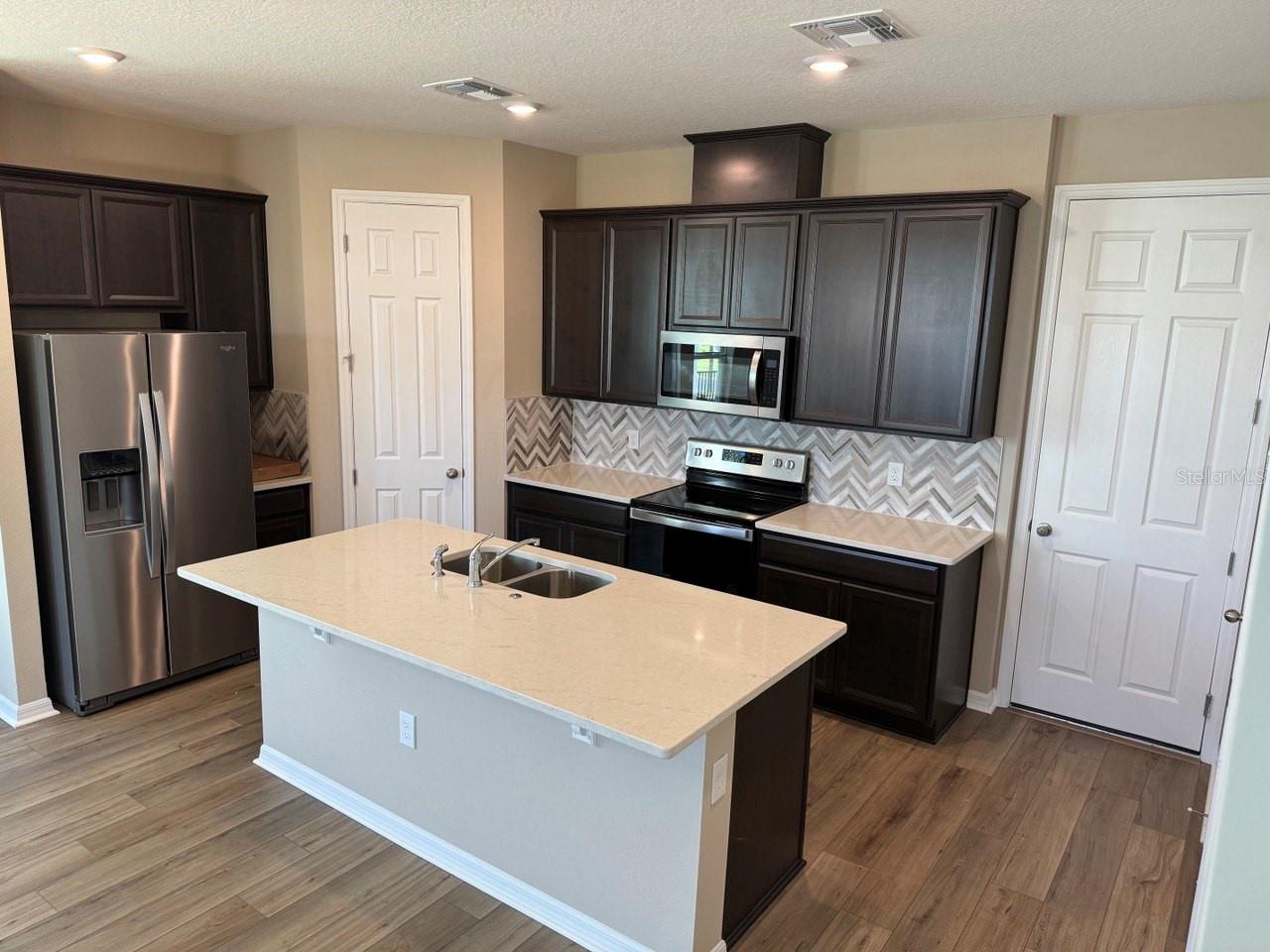 HIGHLAND RDG - Residential Lease