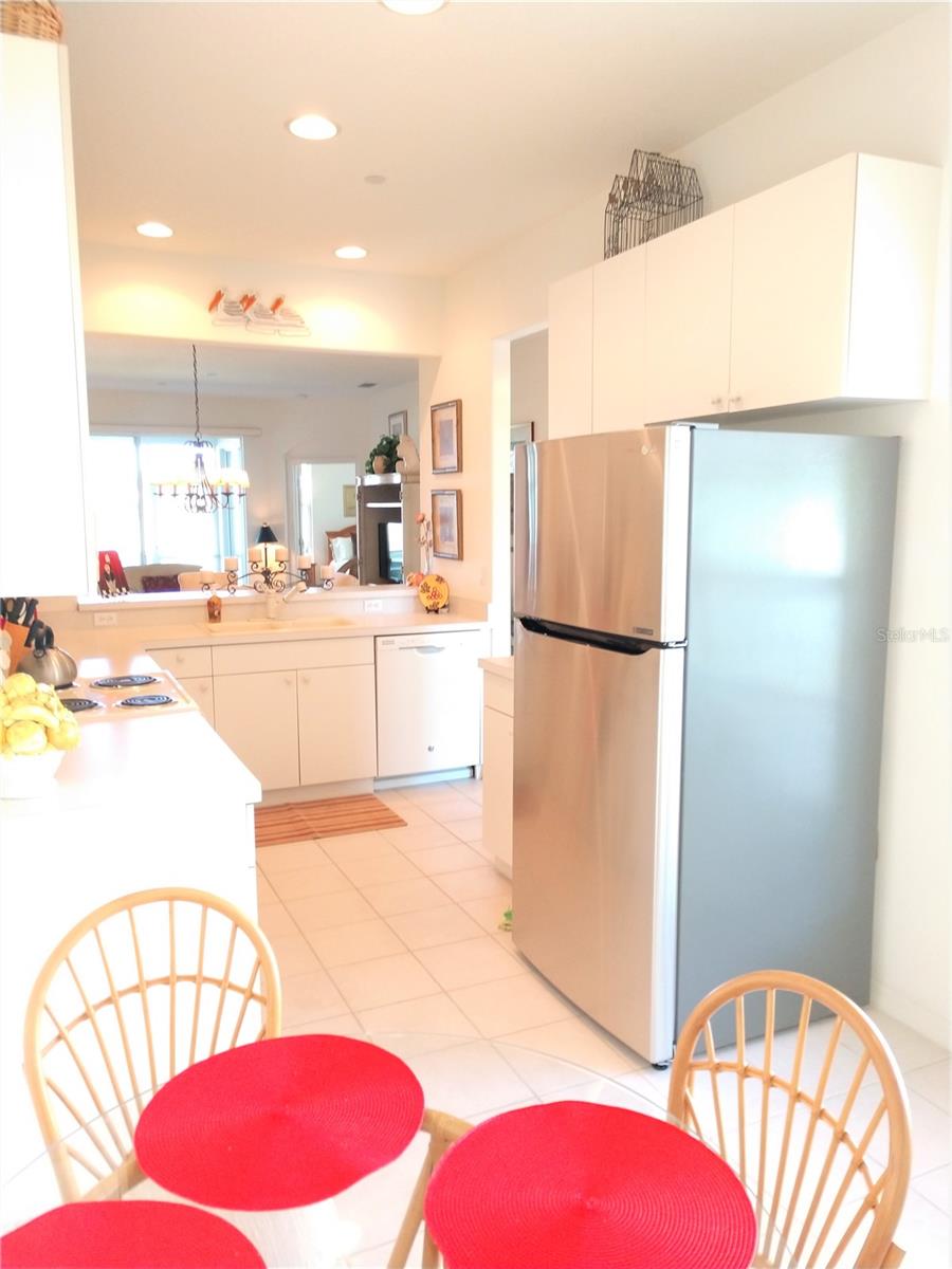 PELICAN POINTE GOLF & COUNTRY CLUB - Residential Lease