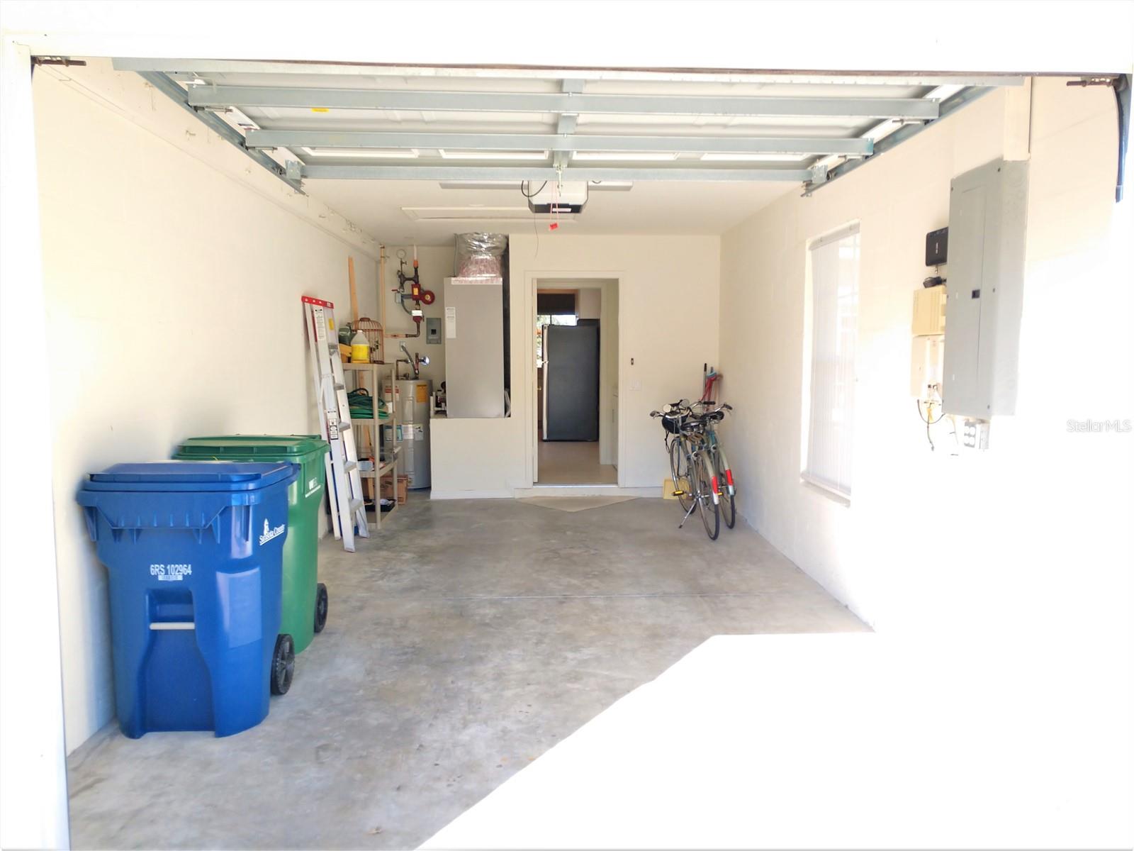 PELICAN POINTE GOLF & COUNTRY CLUB - Residential Lease