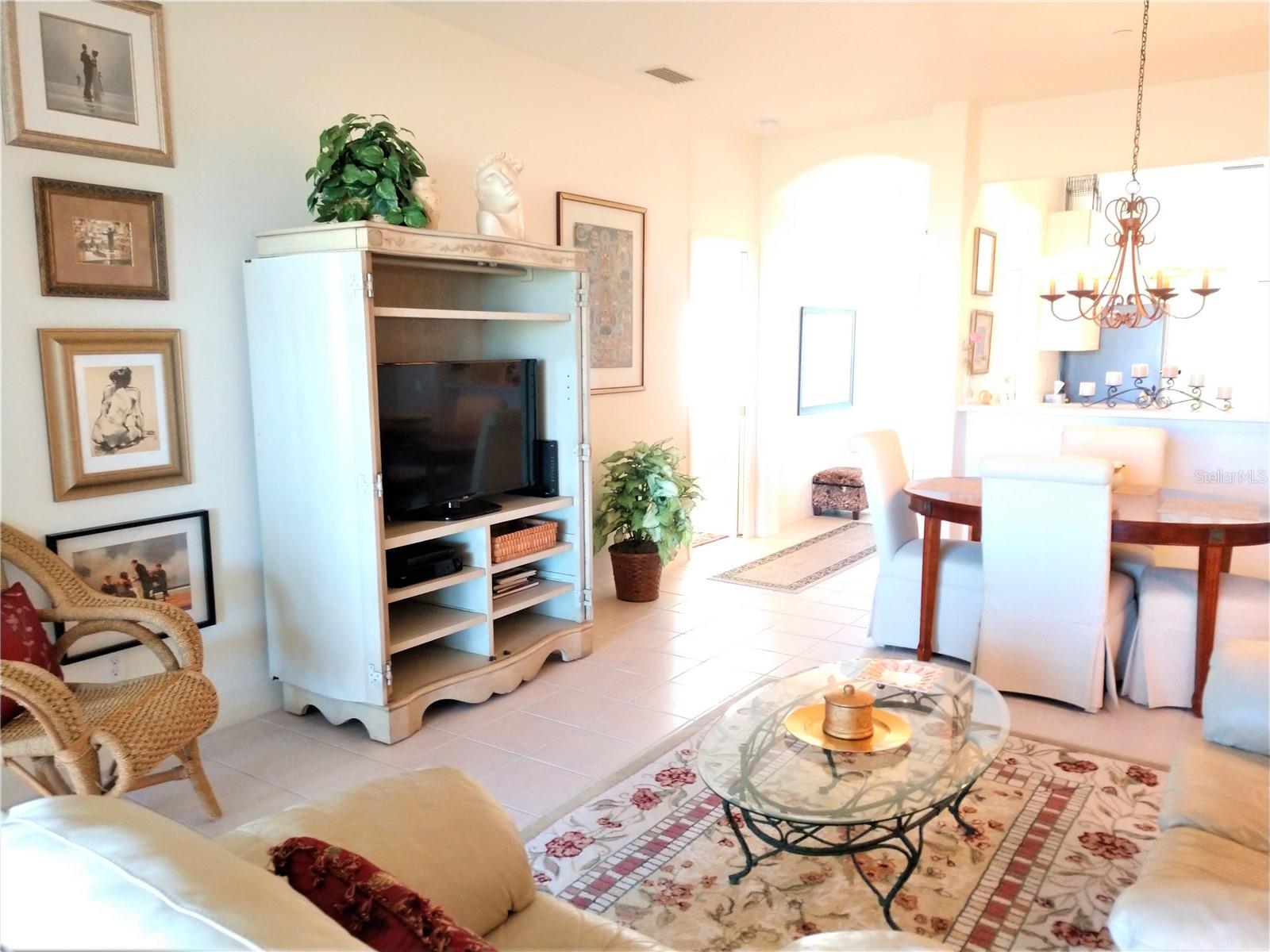 PELICAN POINTE GOLF & COUNTRY CLUB - Residential Lease