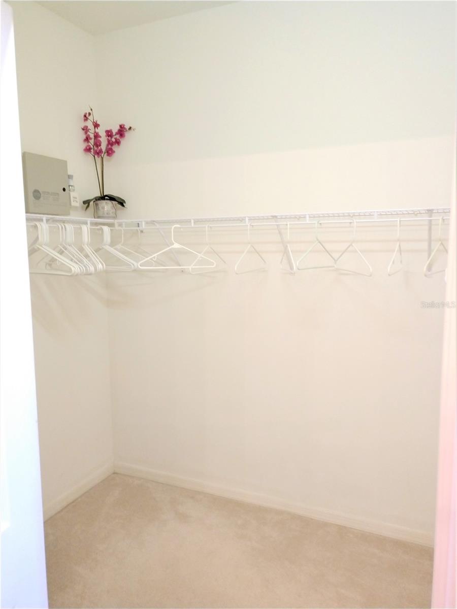 PELICAN POINTE GOLF & COUNTRY CLUB - Residential Lease