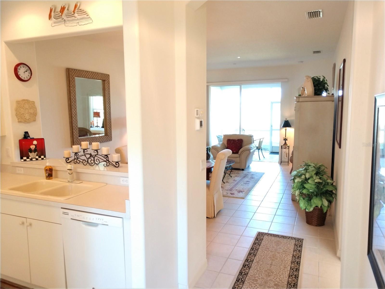 PELICAN POINTE GOLF & COUNTRY CLUB - Residential Lease