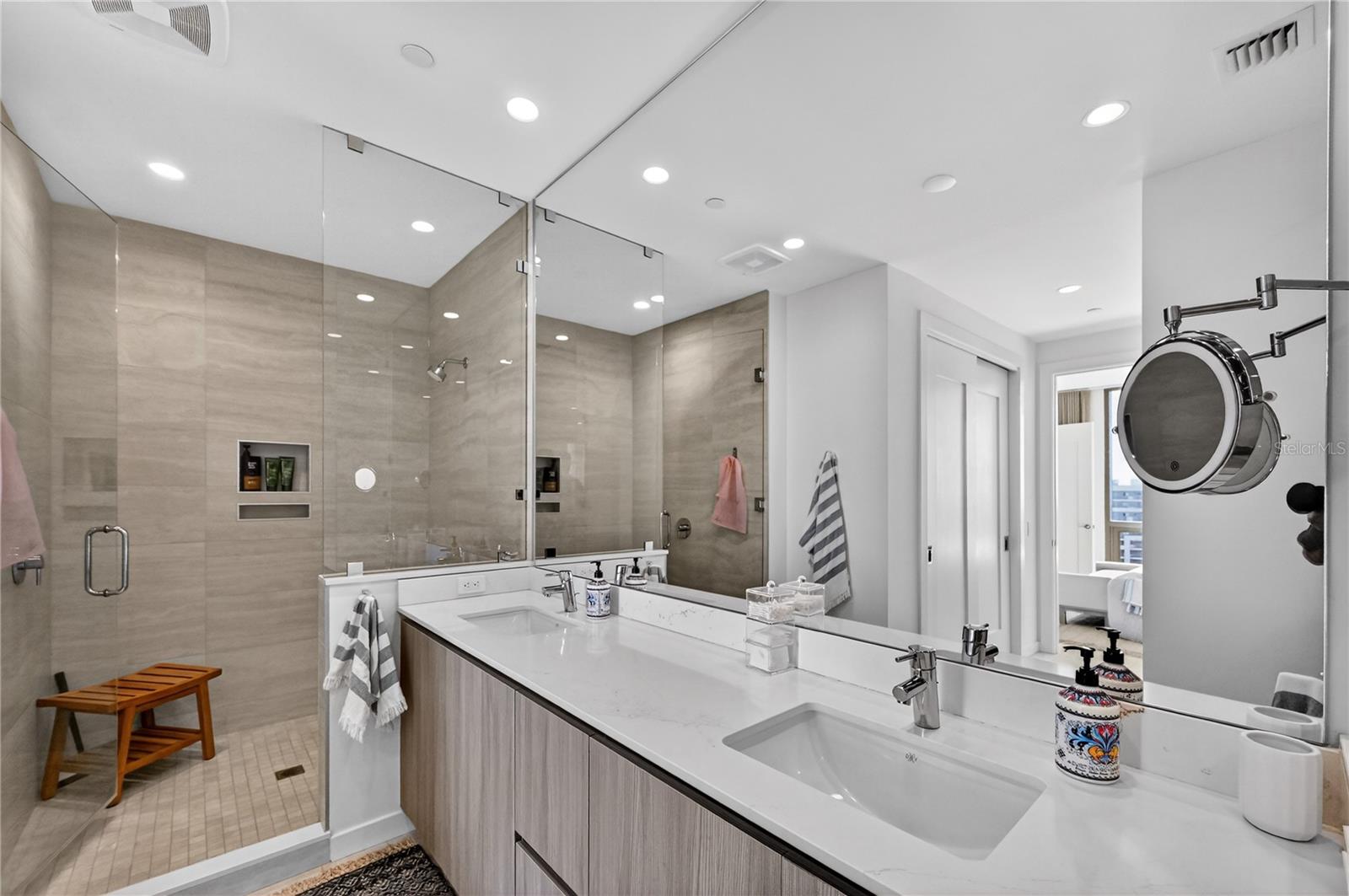 BAYSO SARASOTA - Residential