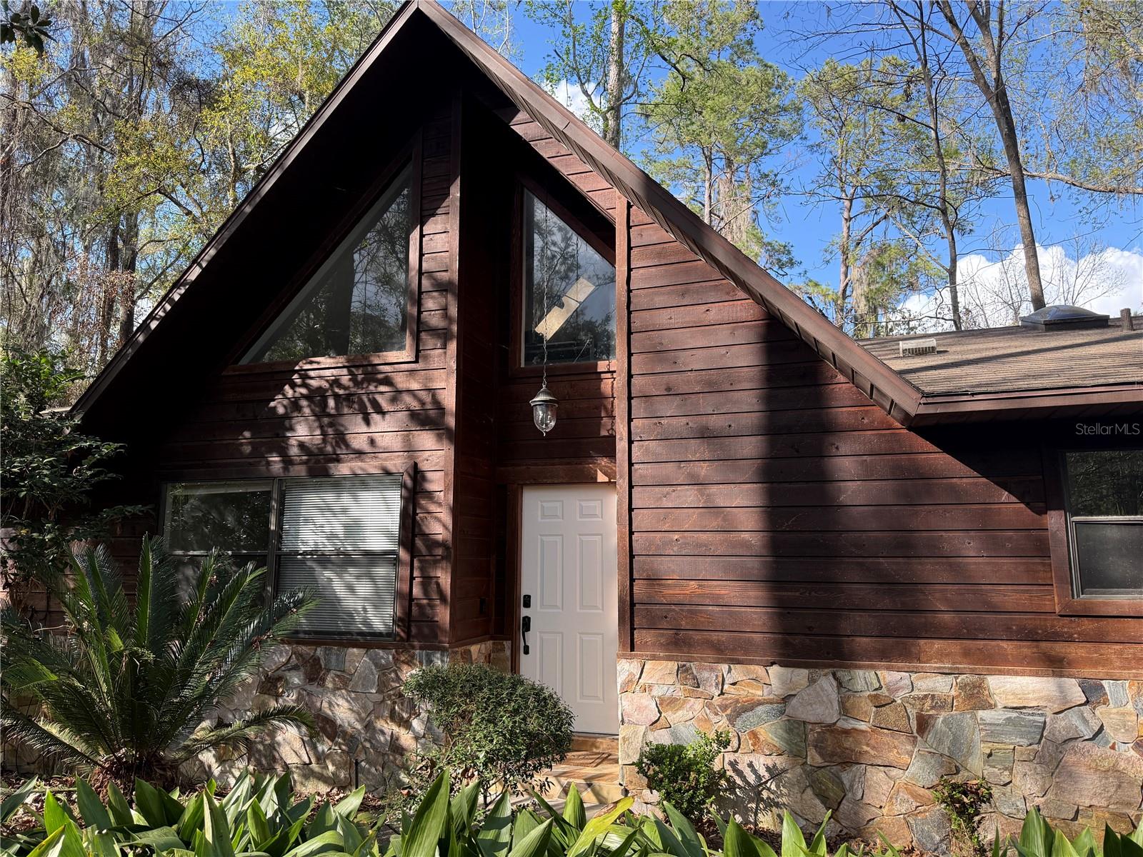 EMERALD WOODS - Residential