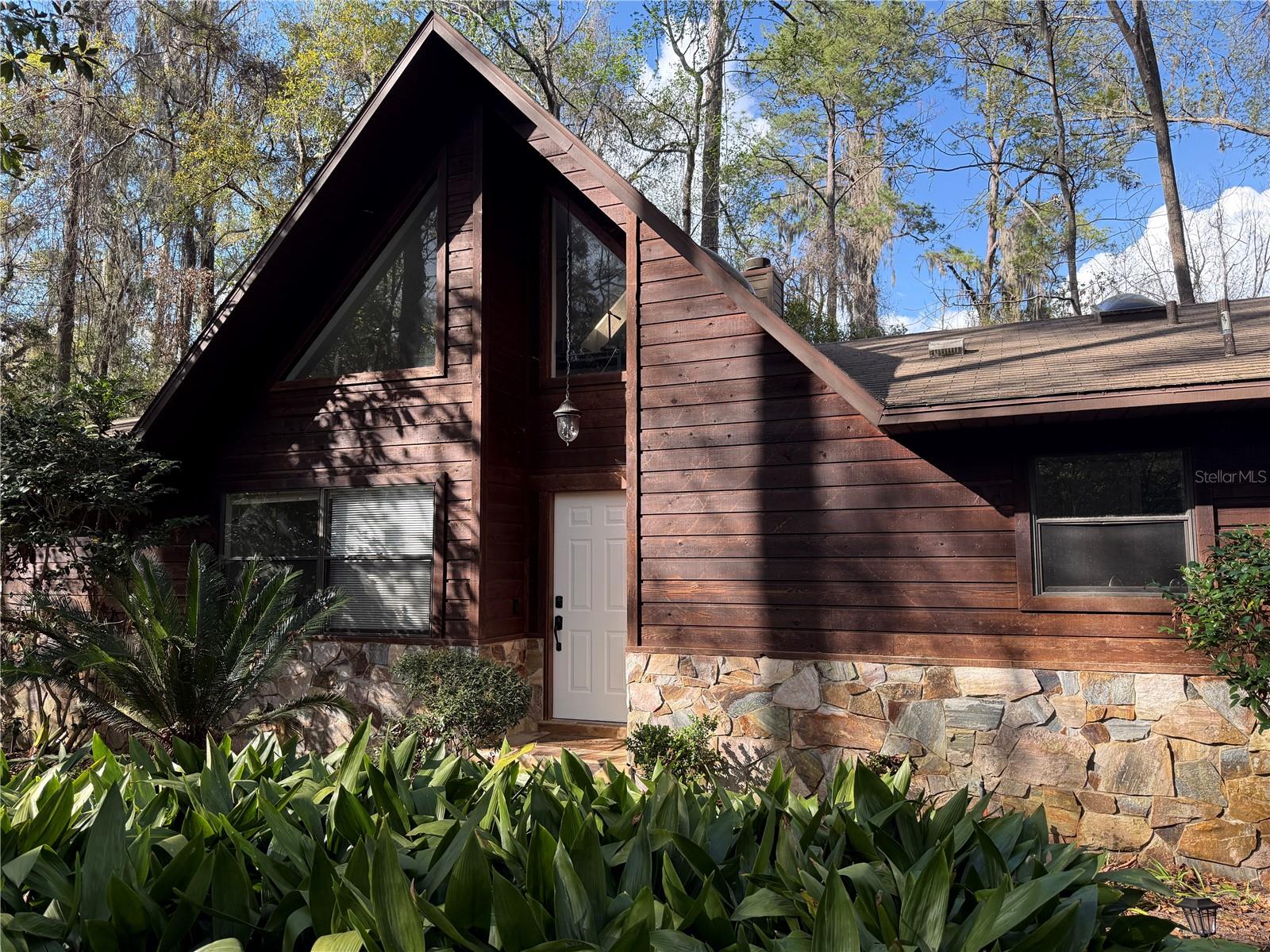 EMERALD WOODS - Residential