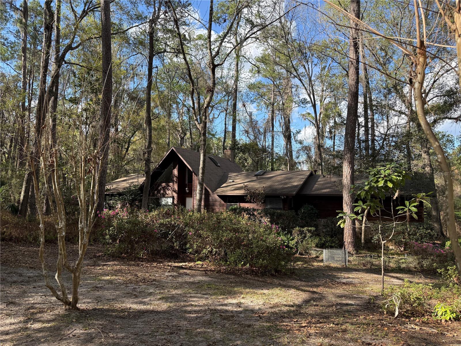 EMERALD WOODS - Residential