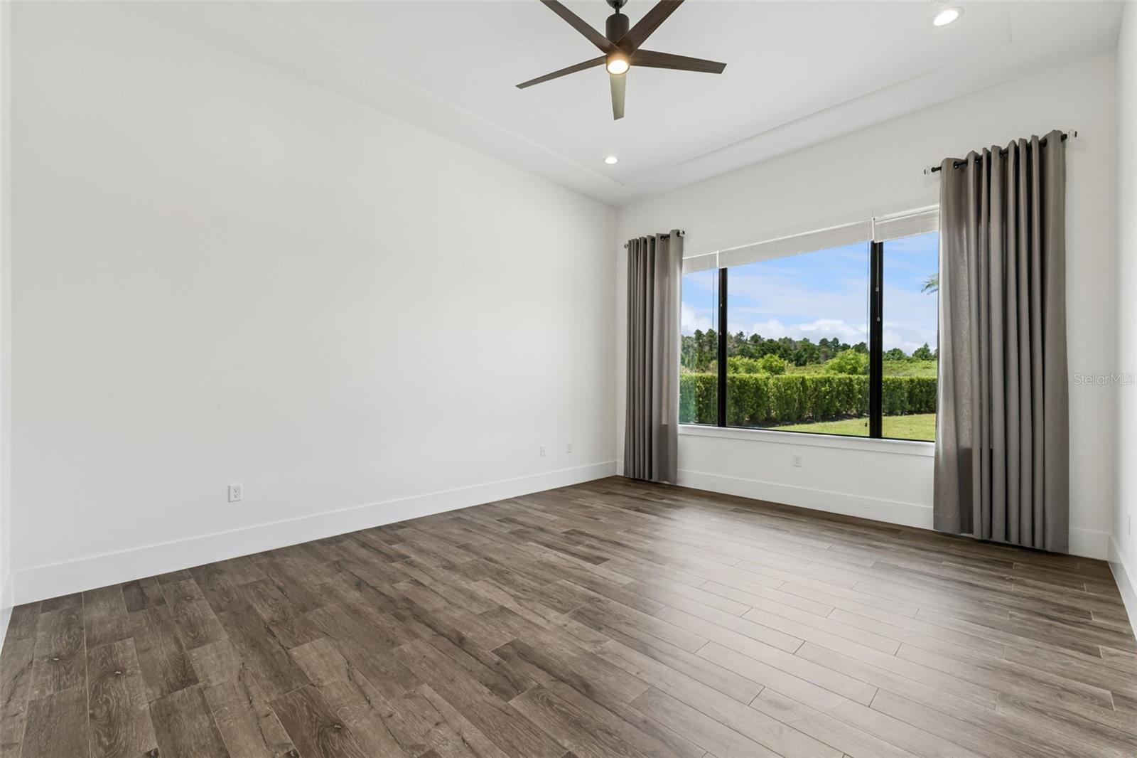 BELLA COLLINA EAST SUB - Residential