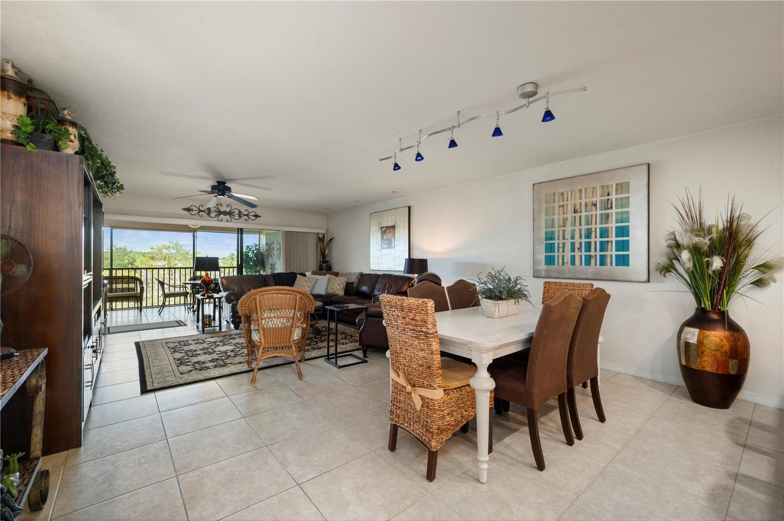 BANYAN POINT PH 03 - Residential