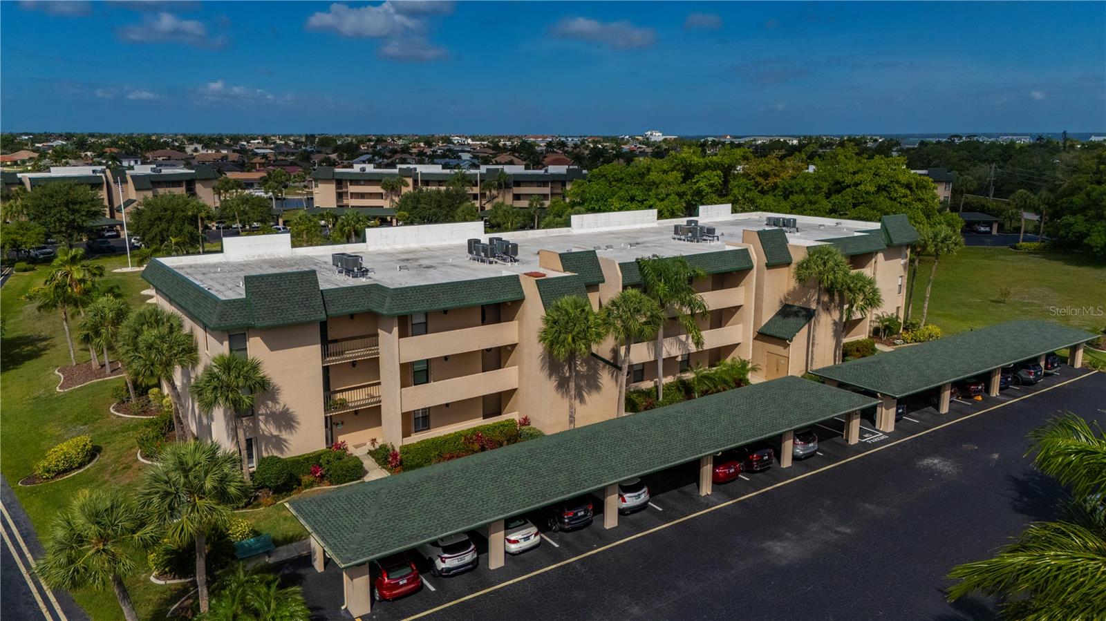 BANYAN POINT PH 03 - Residential