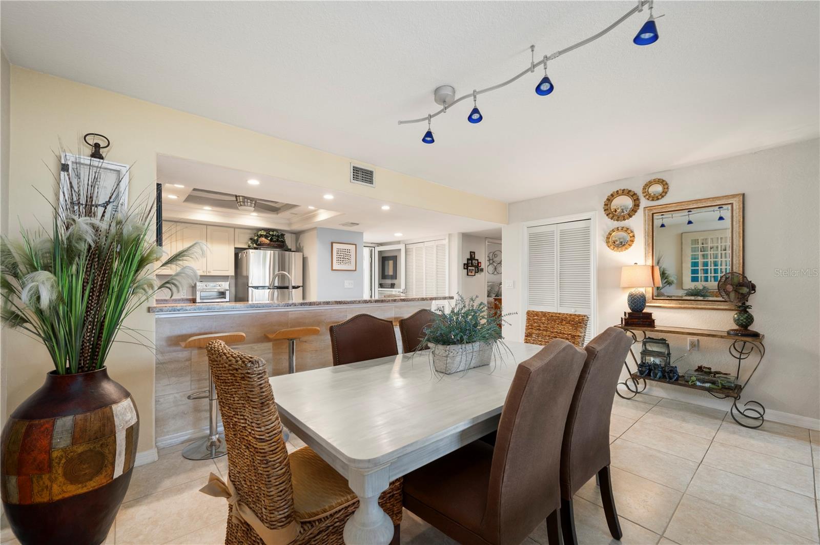 BANYAN POINT PH 03 - Residential