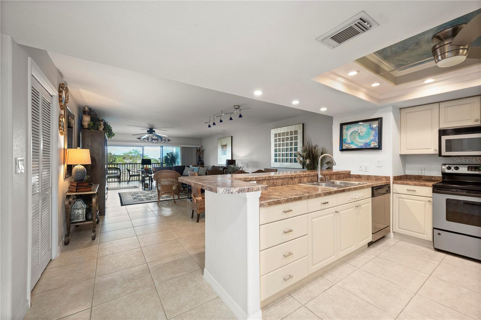 BANYAN POINT PH 03 - Residential