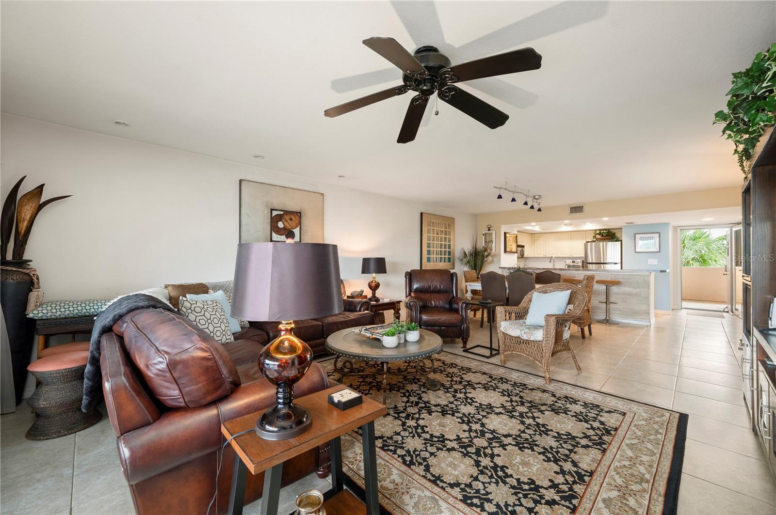BANYAN POINT PH 03 - Residential